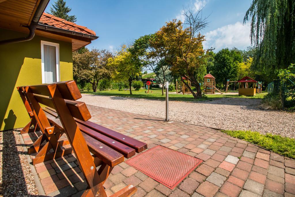 Penzion V Parku Cejkovice (Hodonin) Exterior foto