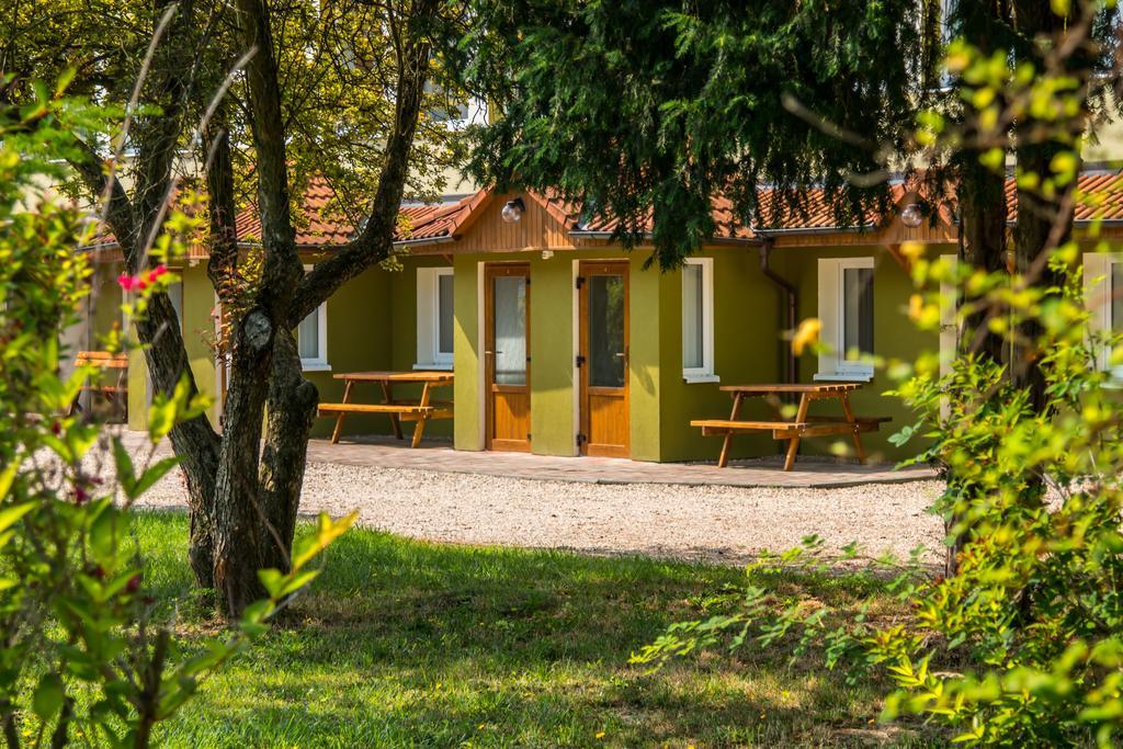 Penzion V Parku Cejkovice (Hodonin) Exterior foto